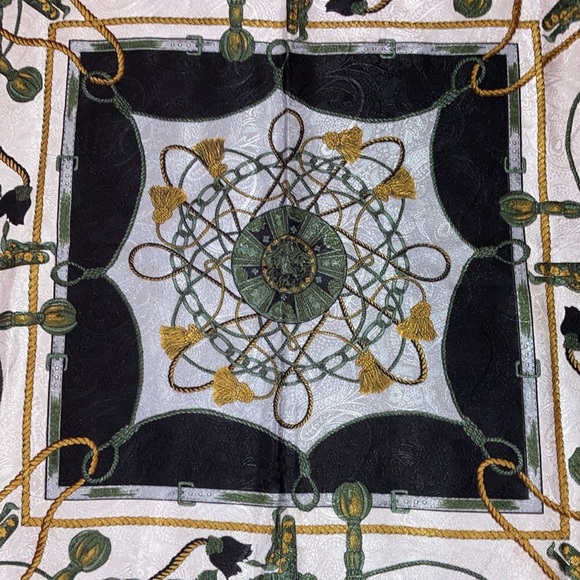 Vintage Lion And Tassel Medallion Print Scarf - Picture 3 of 11